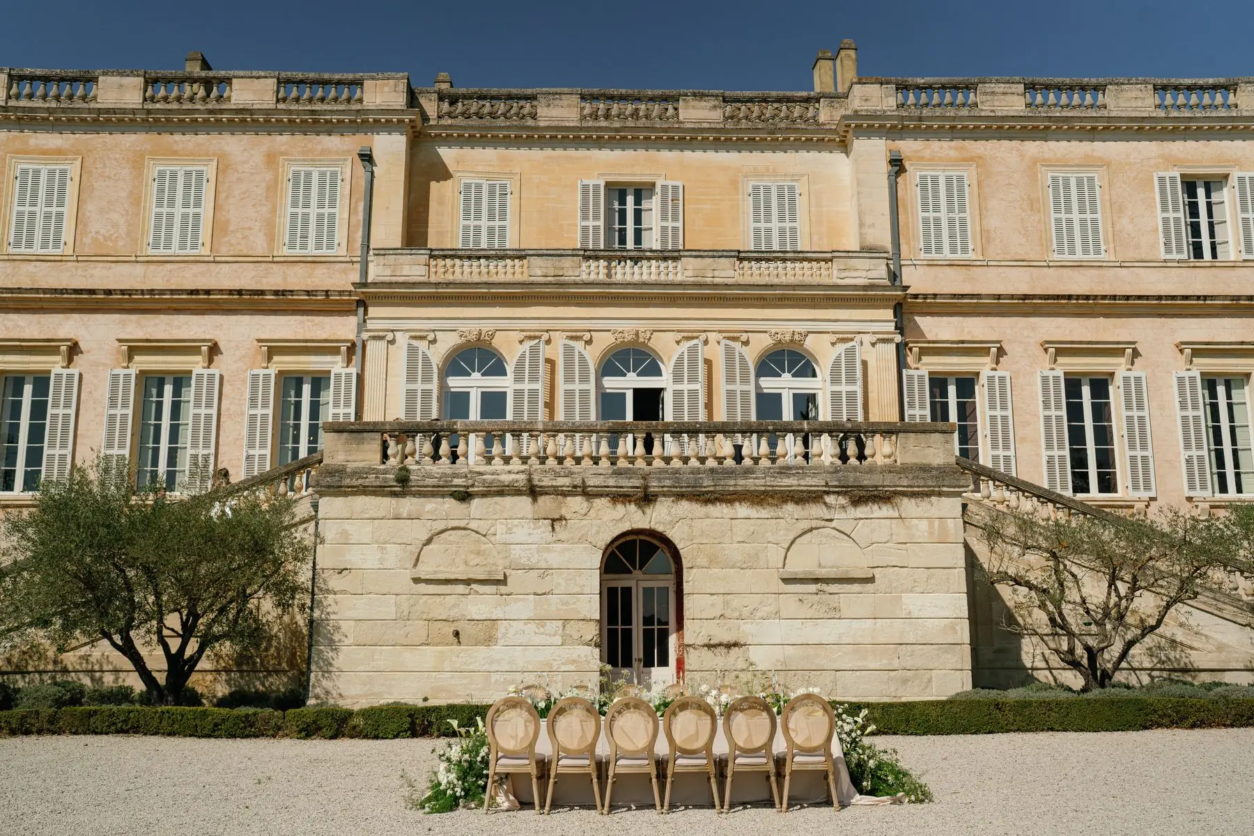 Editorial wedding at Ch&acirc;teau Martinay, Carpentras