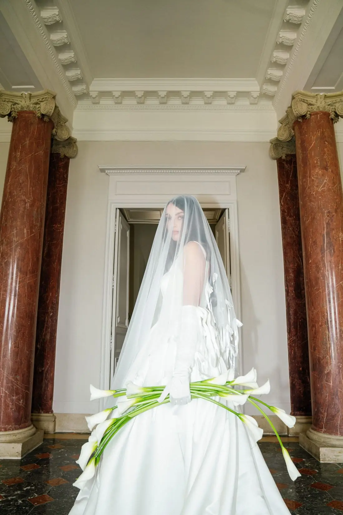Editorial wedding at Ch&acirc;teau Martinay, Carpentras