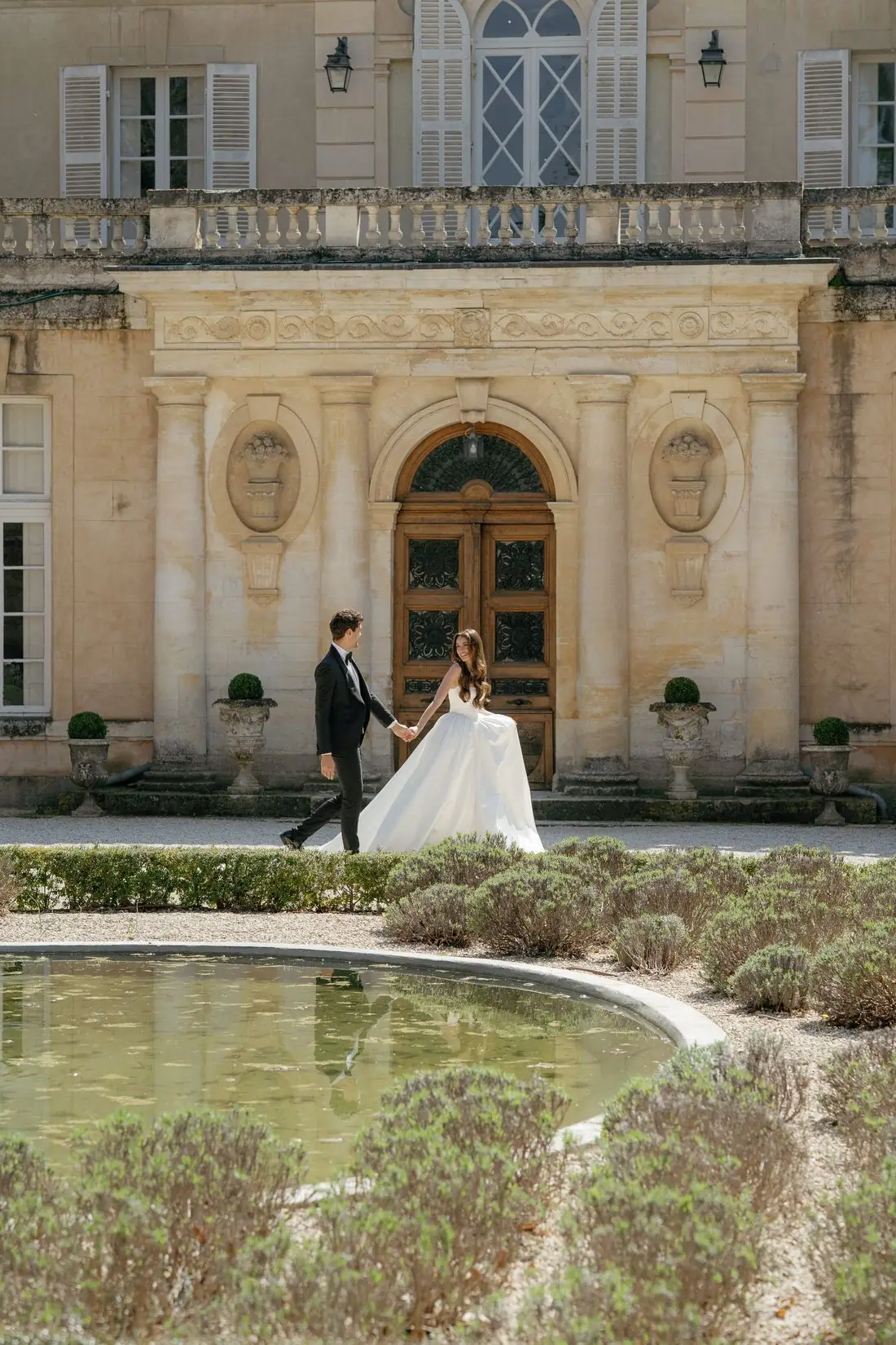 Editorial wedding at Ch&acirc;teau Martinay, Carpentras