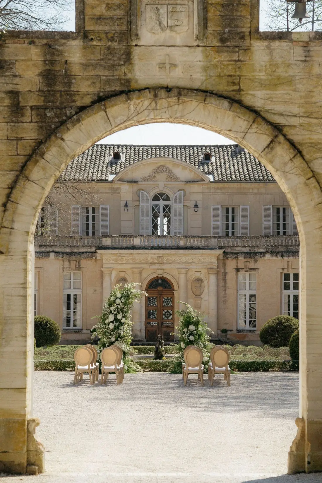 Editorial wedding at Ch&acirc;teau Martinay, Carpentras