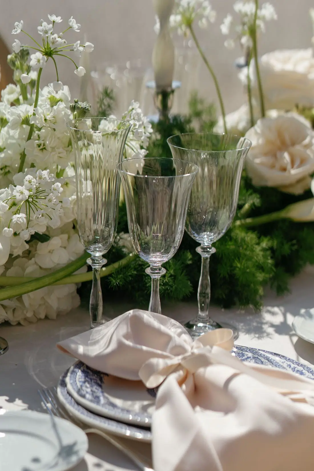 Editorial wedding at Ch&acirc;teau Martinay, Carpentras