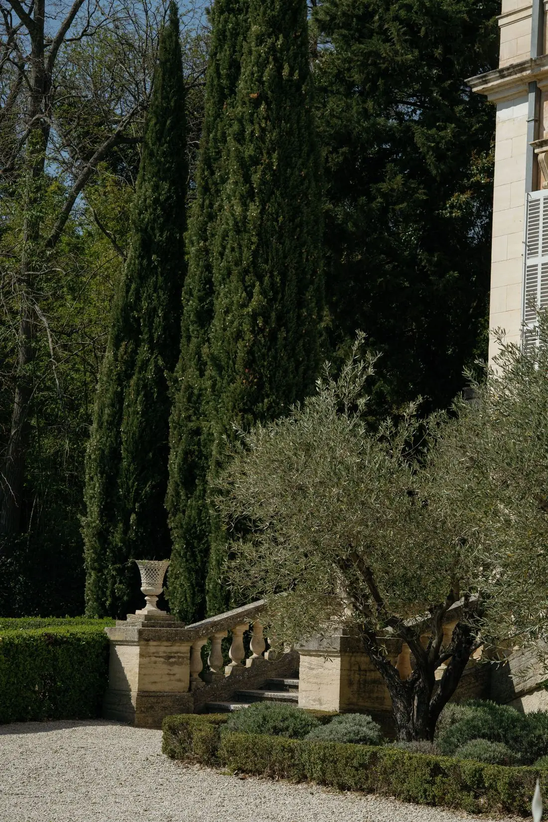 Editorial wedding at Ch&acirc;teau Martinay, Carpentras