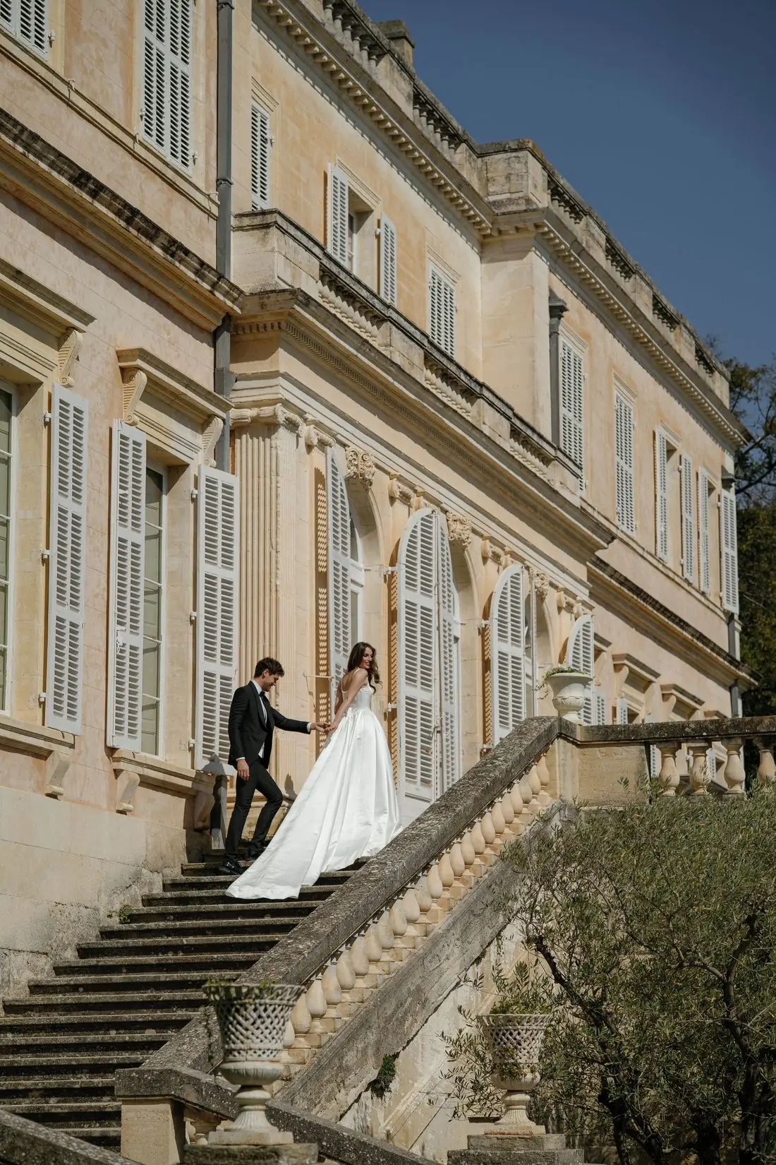 Editorial wedding at Ch&acirc;teau Martinay, Carpentras