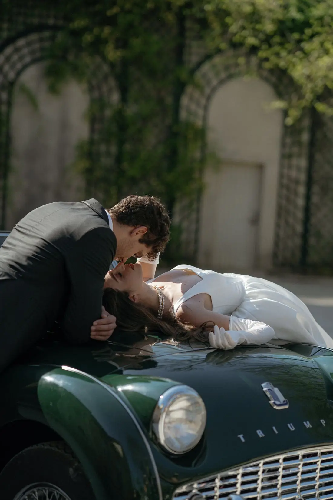 Editorial wedding at Ch&acirc;teau Martinay, Carpentras