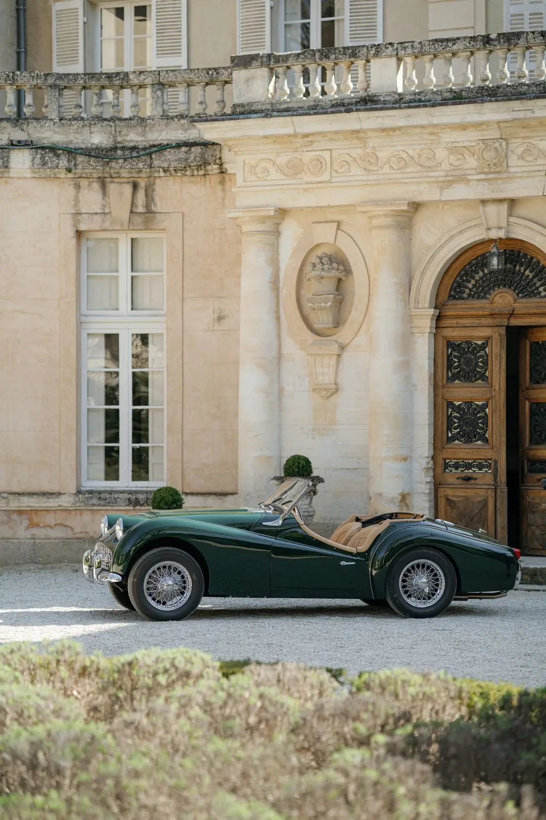 Editorial wedding at Ch&acirc;teau Martinay, Carpentras