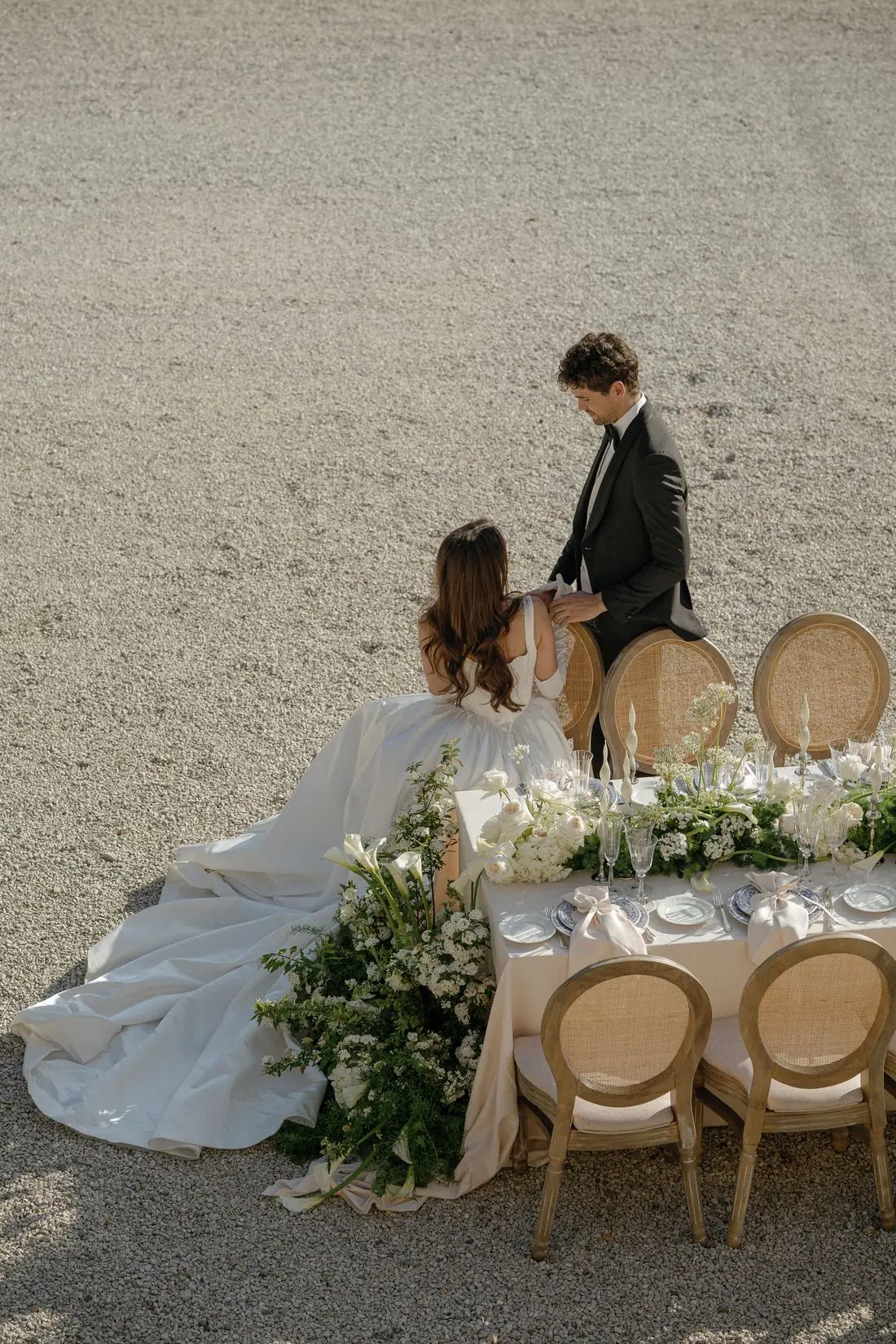 Editorial wedding at Ch&acirc;teau Martinay, Carpentras