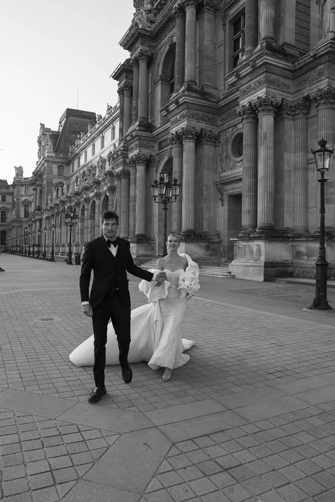 Editorial wedding portrait at the Louvre, Paris