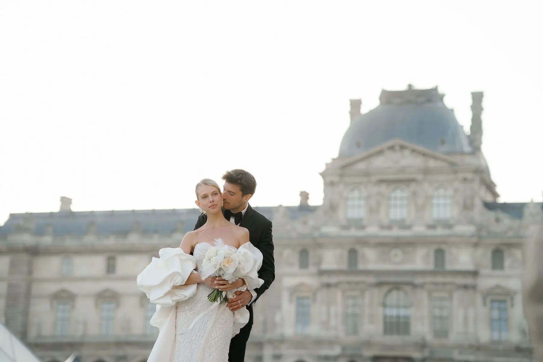 Editorial wedding portrait at the Louvre, Paris