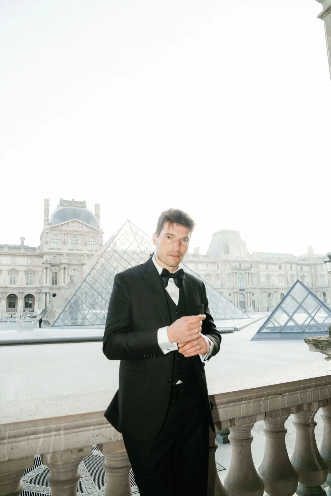 Editorial wedding portrait at the Louvre, Paris