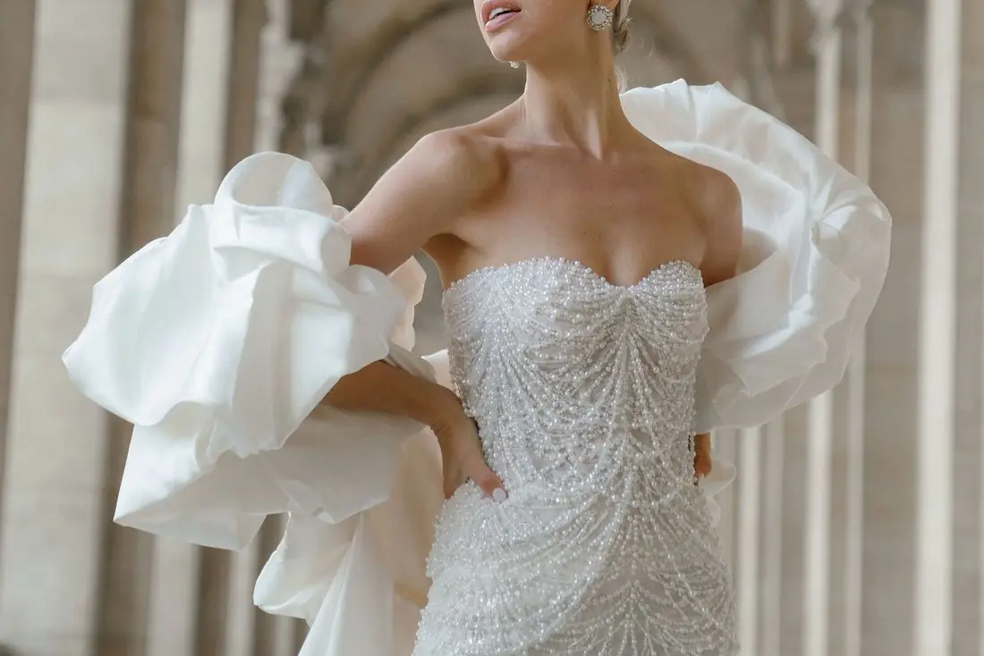 Editorial wedding portrait at the Louvre, Paris