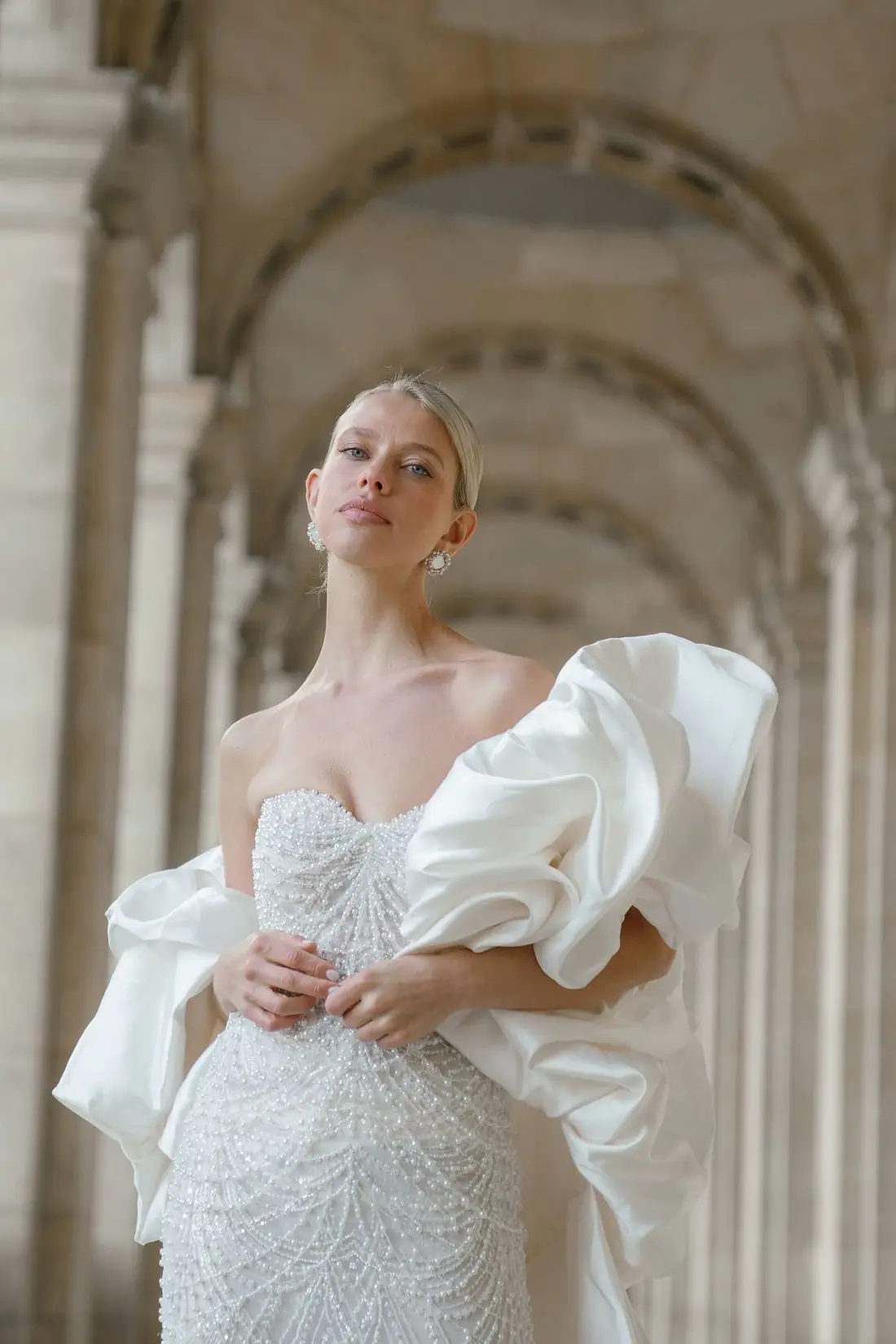 Editorial wedding portrait at the Louvre, Paris