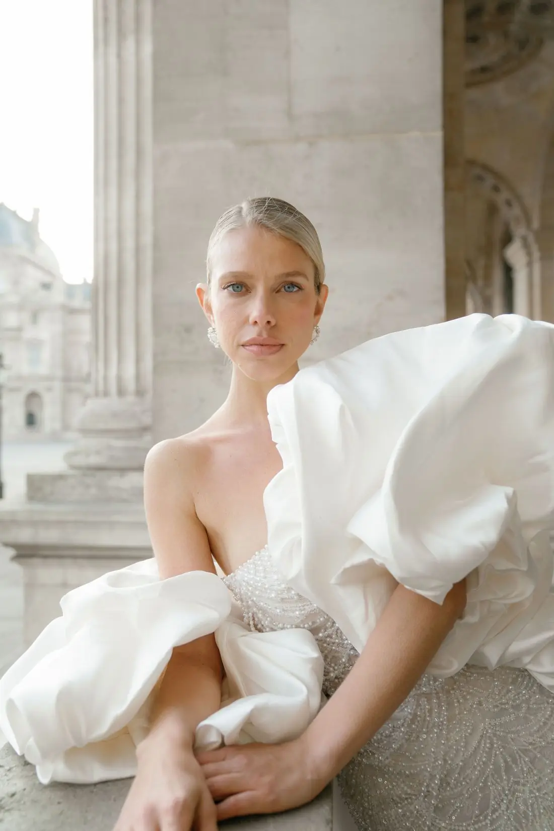 Editorial wedding portrait at the Louvre, Paris