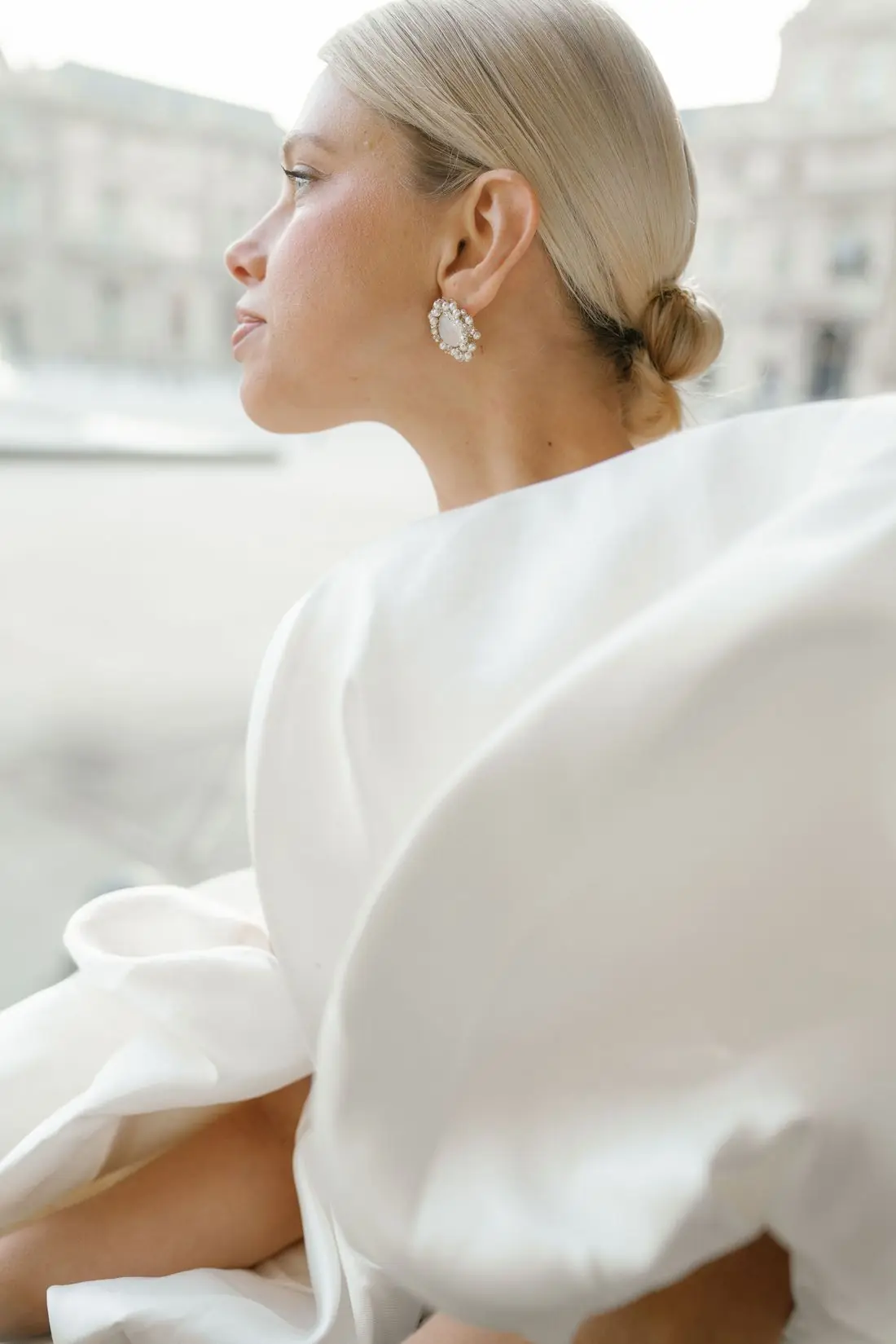 Editorial wedding portrait at the Louvre, Paris