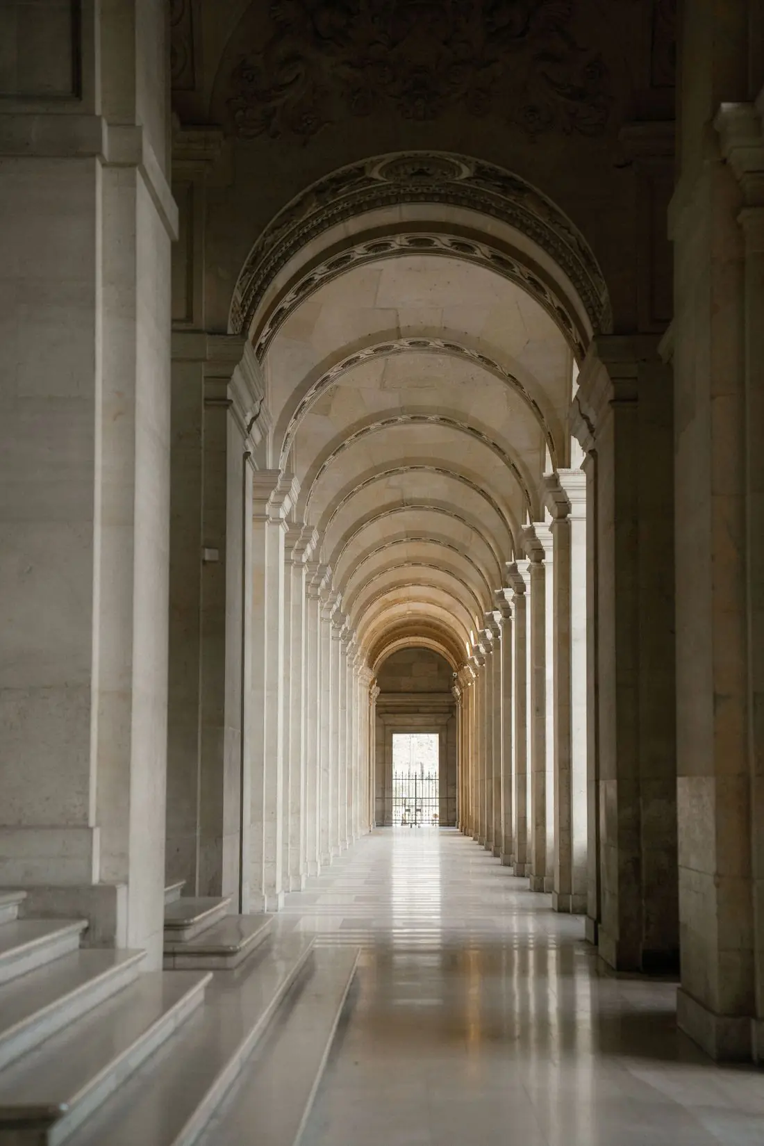 Editorial wedding portrait at the Louvre, Paris