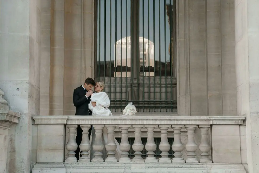Editorial wedding portrait at the Louvre, Paris