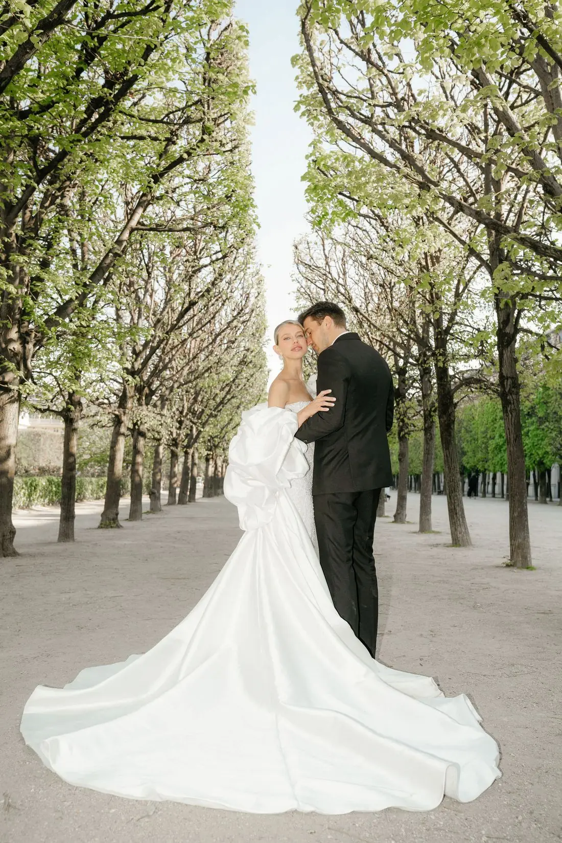Editorial wedding portrait in the Palais-Royal gardens, Paris